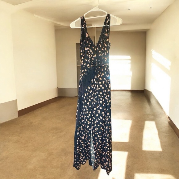 Self-Portrait ‘Sleeveless Twist-Front Floral Print Dress with Button Accents’ 0 - Picture 5 of 16